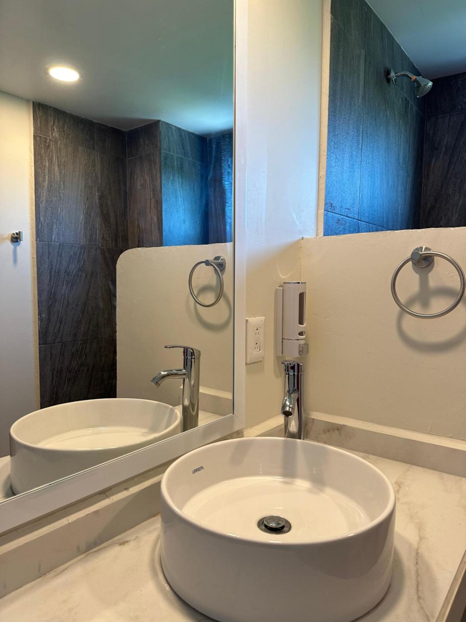 Oneiro Suites With Sea View 玛哈威 外观 照片